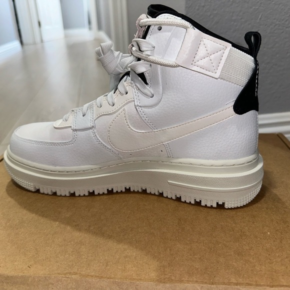 BRAND NEW AF1 HI UT 2.0 - Picture 4 of 5